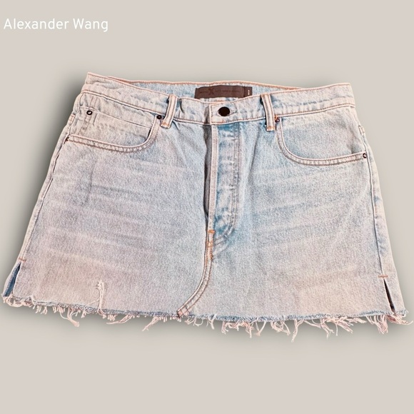 NWT Denim X Alexander Wang ‘Bleach Denim Mini Skirt with Frayed Hem’ Size 29 - Picture 2 of 14